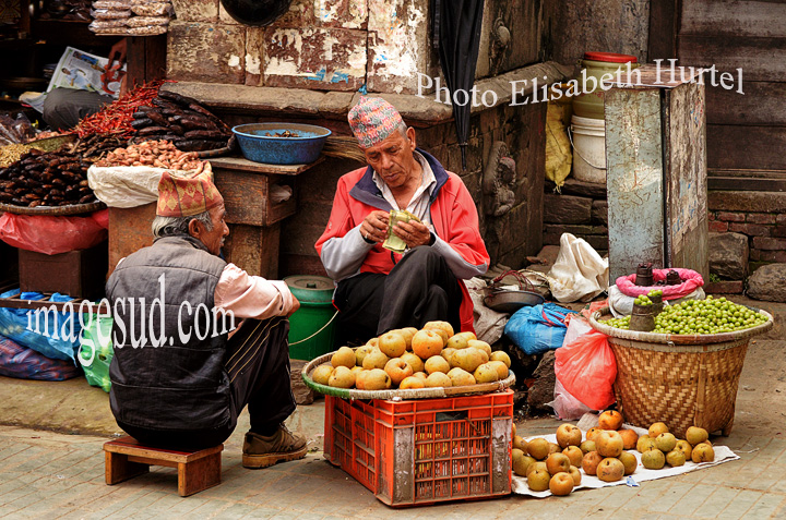 Scene de rue à Katmandou, Durbar square. Street scene in Kathmandu