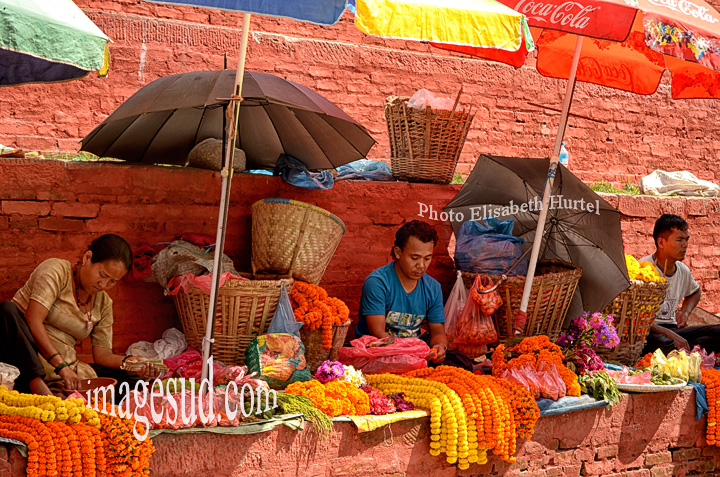 Nepal : scene de rue à Durbar square, Katmandou. Street scene in Durbar square, Kathmandu.