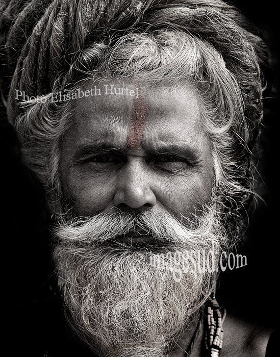 Nepal : portrait d'un Dadhu. Sadhu, portrait black and white, Nepal